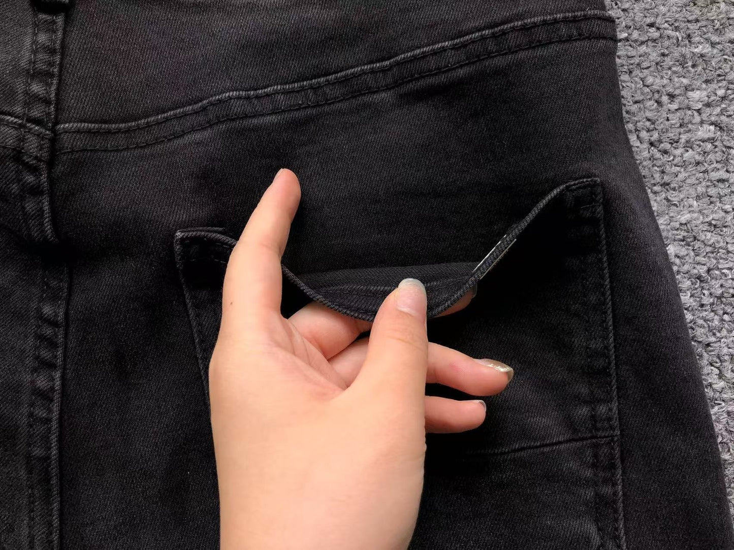 Calça AMIRI Logo Destroyed Black Denim