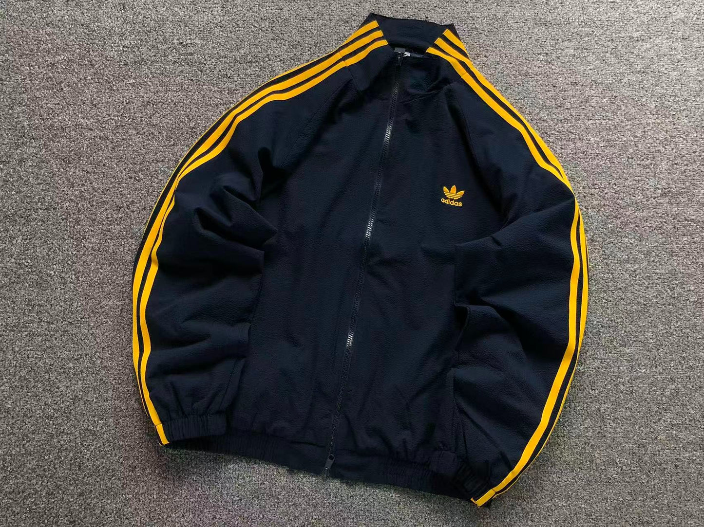 Conjunto Adidas Night Racer