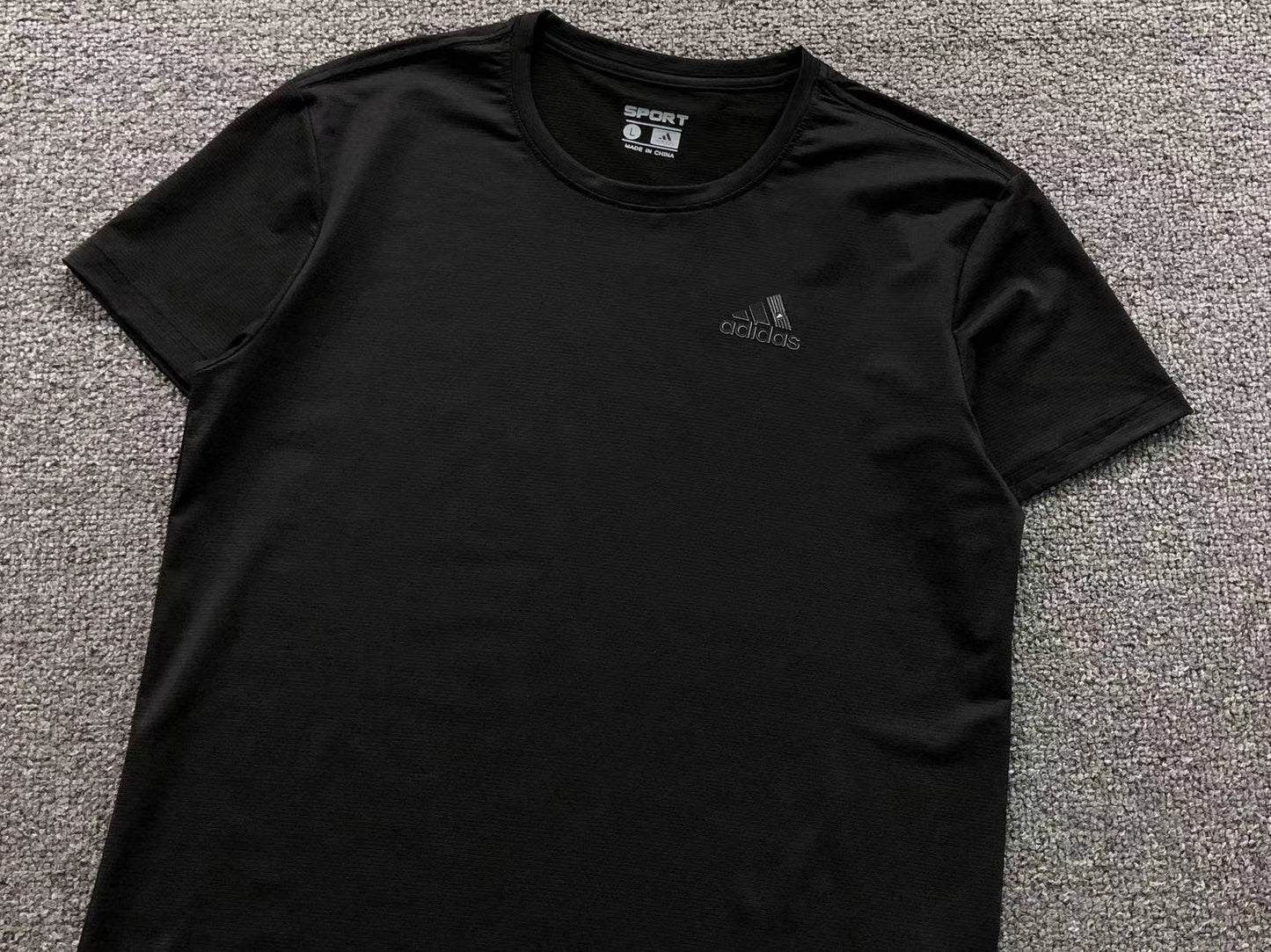 Camiseta Adidas Minimal Active Wear
