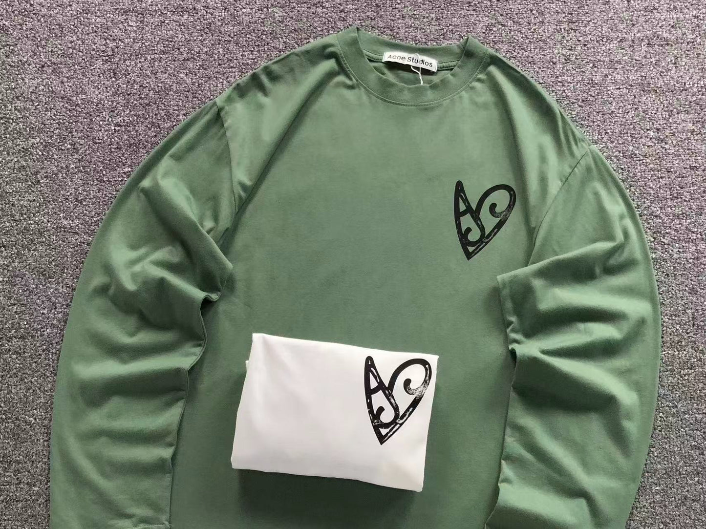 Camiseta Acne Studios Spray Heart