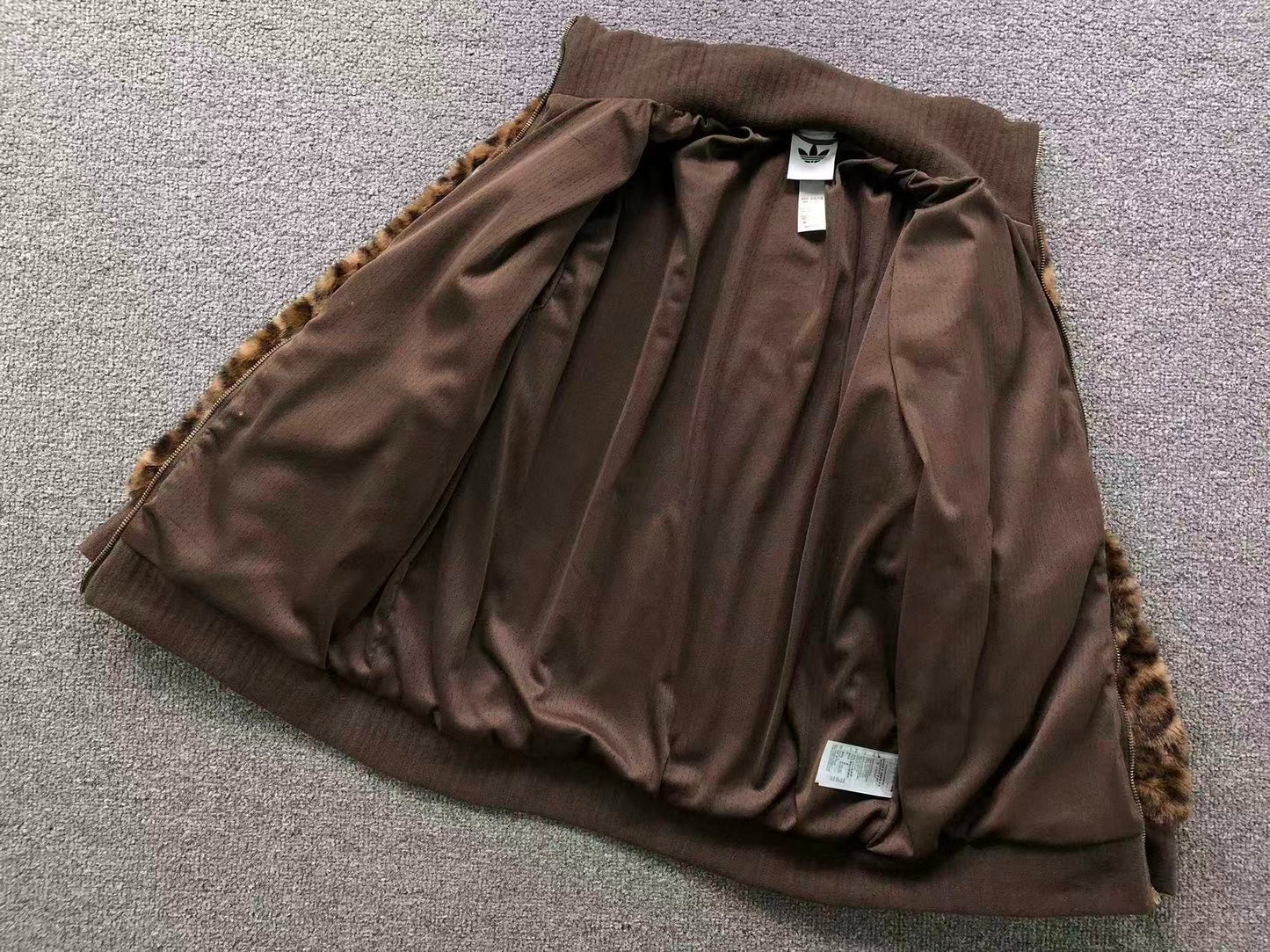 Jaqueta Adidas Leopard Faux Fur Jacket