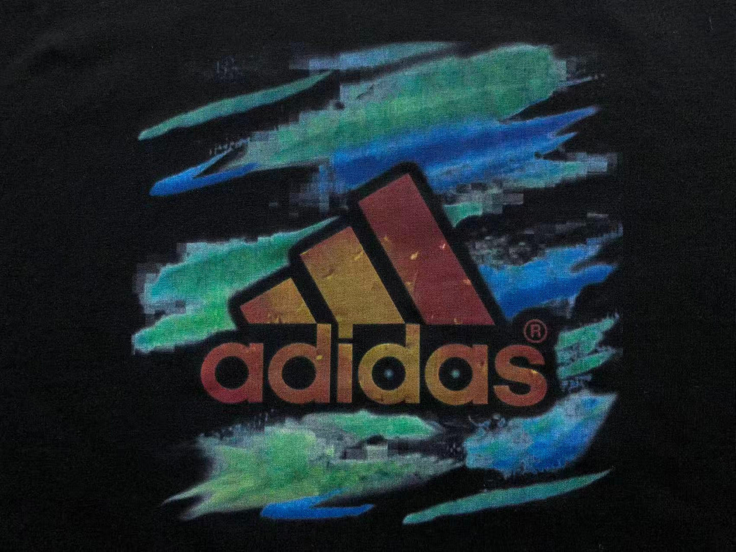 Camiseta Adidas Brush Stroke Color Logo