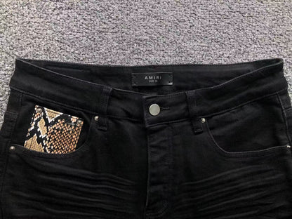 Calça AMIRI Logo Destroyed Black Denim