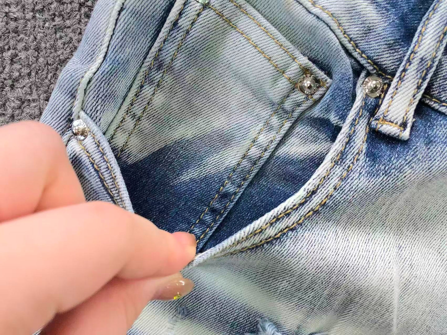 Calça AMIRI Ice Blue Patch Denim