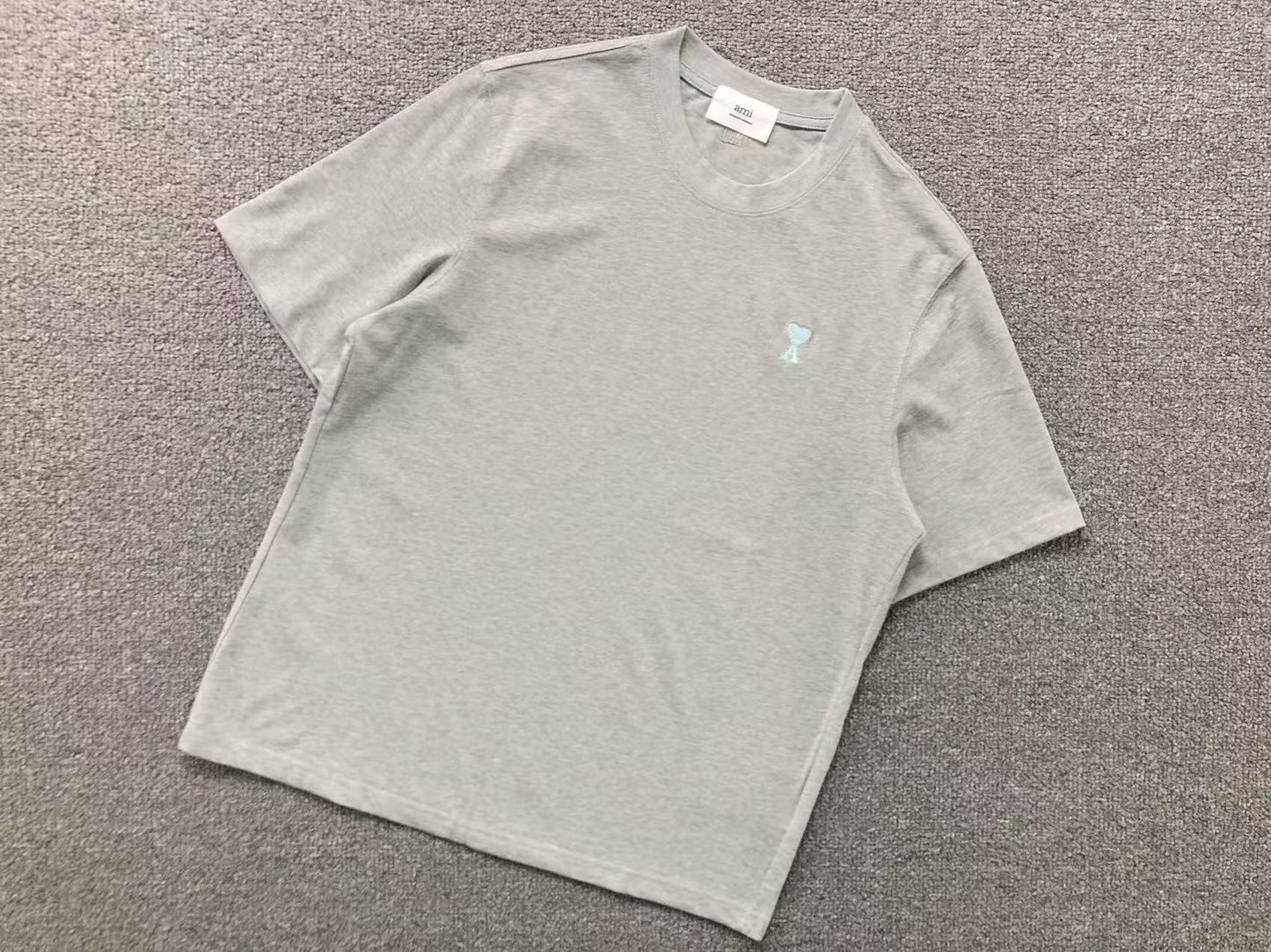 Camiseta AMI Paris Mini Heart Logo Contrast Tee