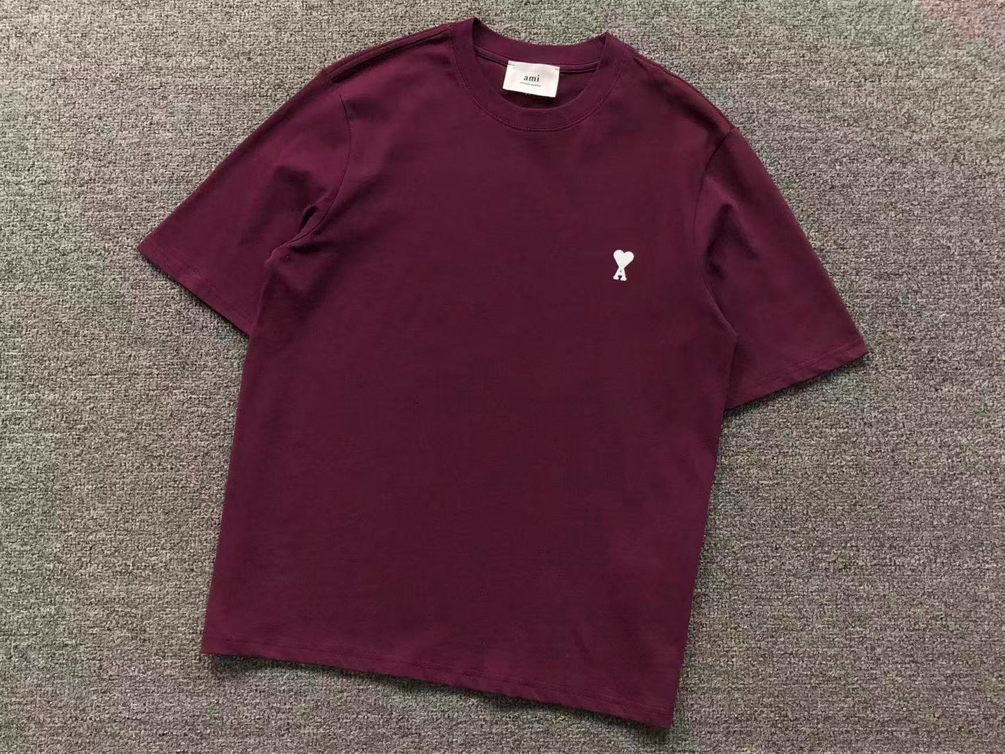 Camiseta AMI Paris Mini Heart Logo Minimal