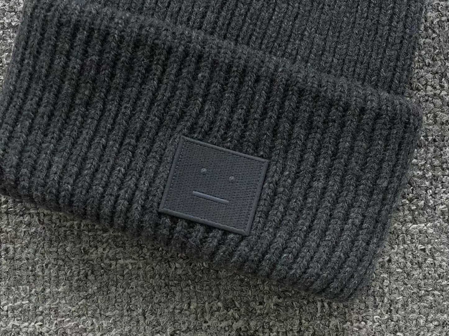 Touca Acne Studios Winter Essential