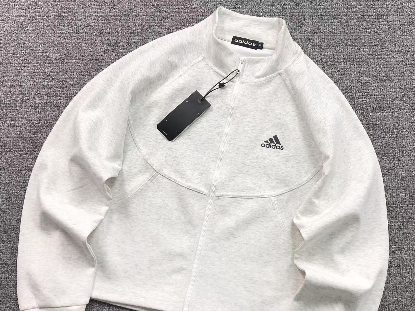 Conjunto Adidas feminino Clean Fit Set