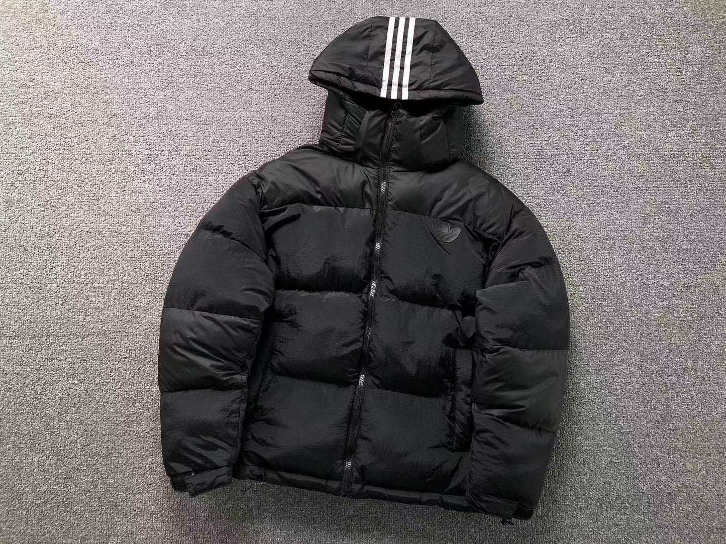 Jaqueta adidas Frostline Puffer