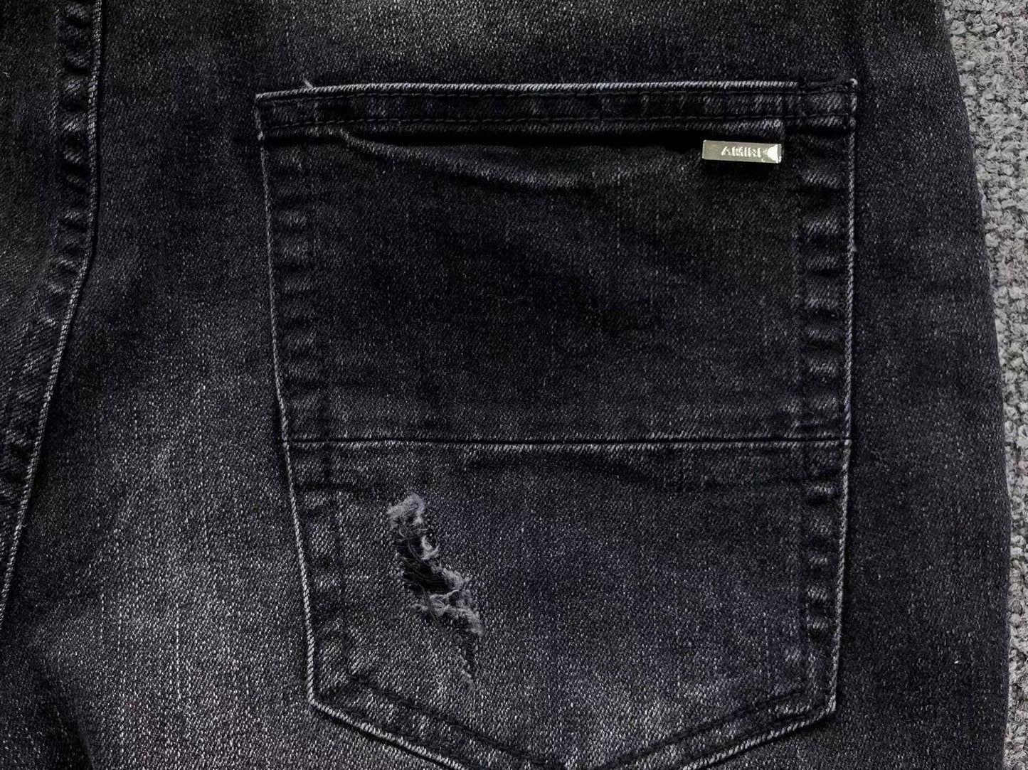 Calça AMIRI Hollywood Black Destroyed Denim