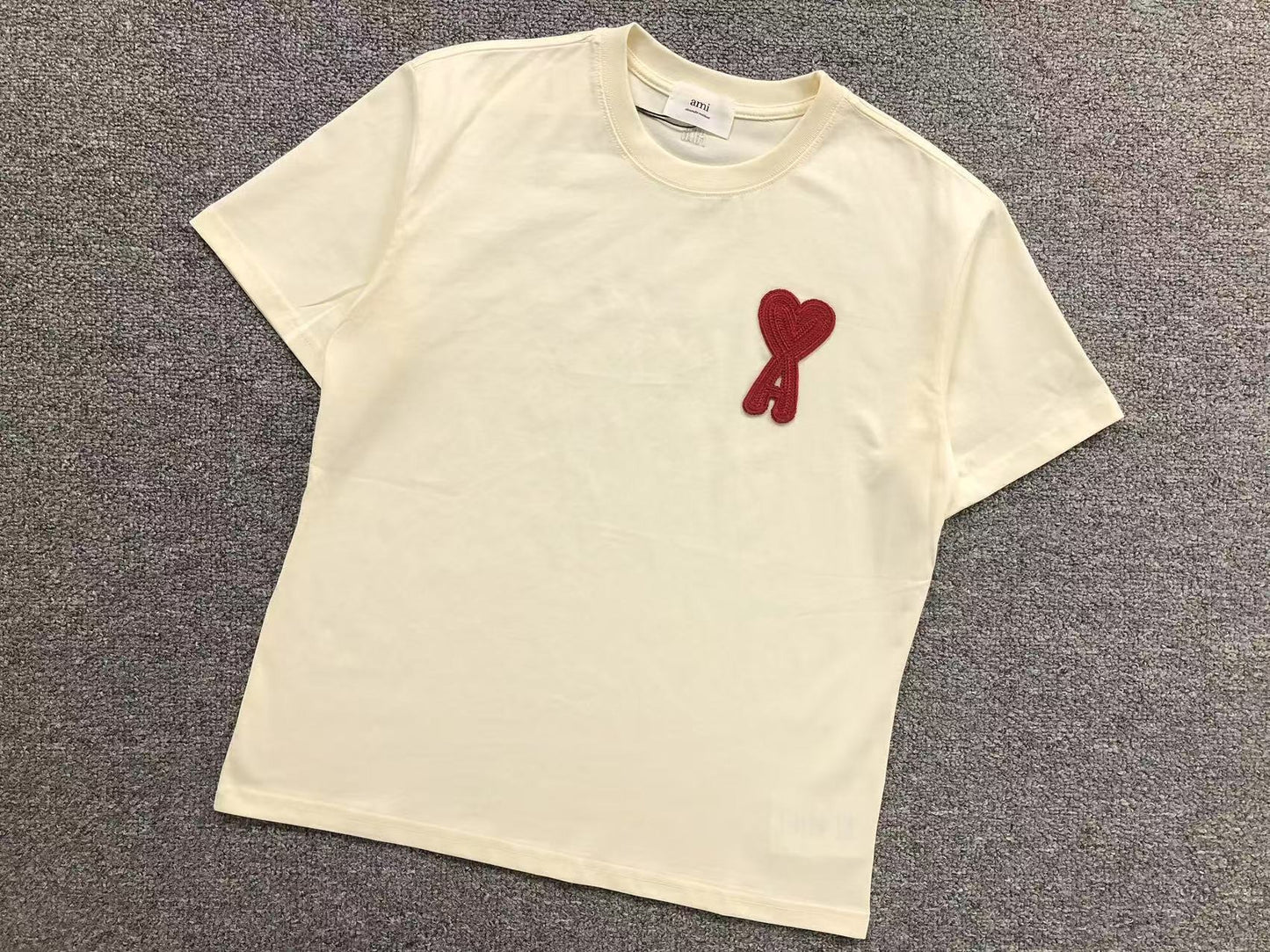 Camiseta AMI Paris Big Heart Patch Classic