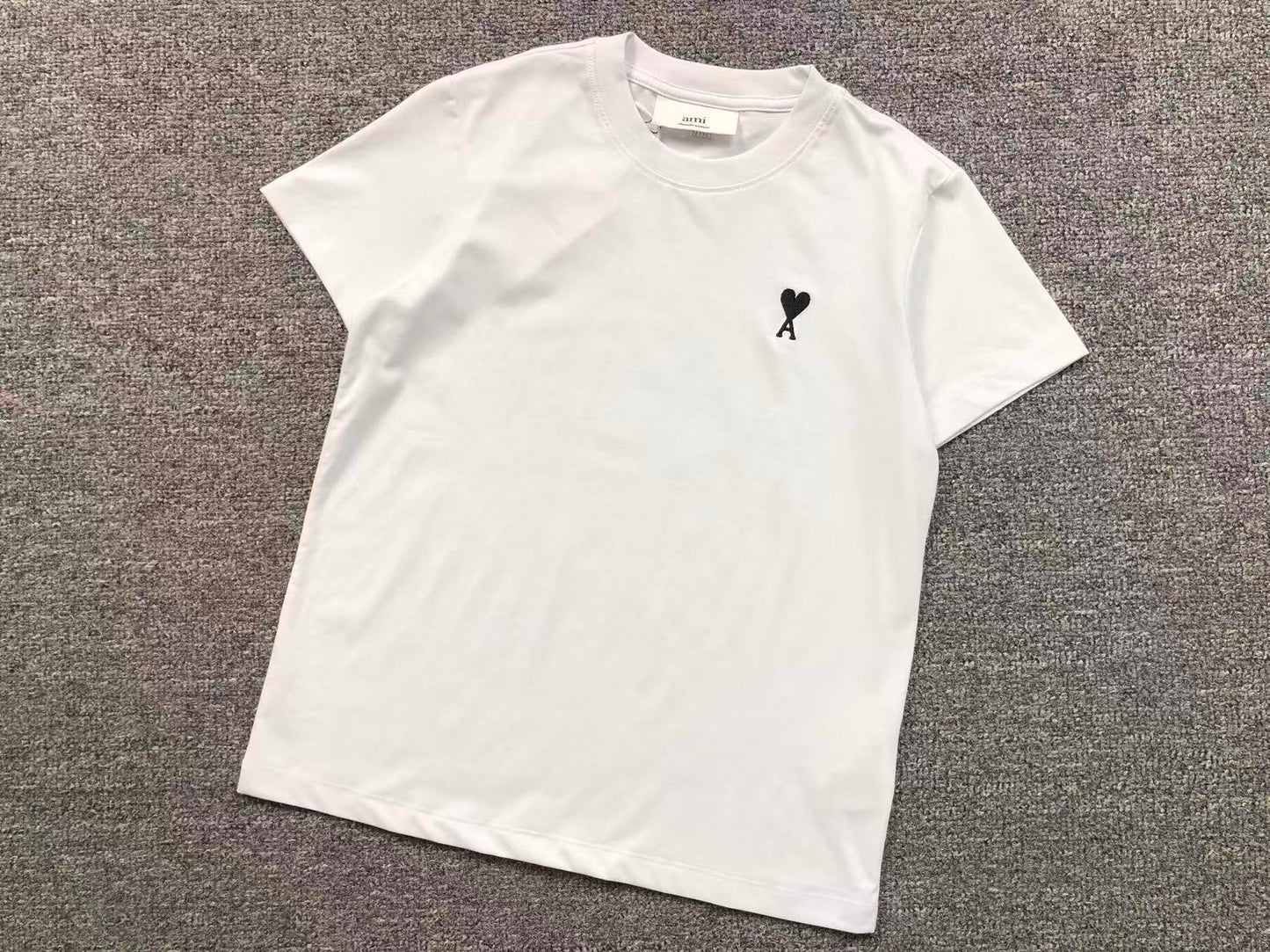 Camiseta AMI Paris Mini Heart Essential