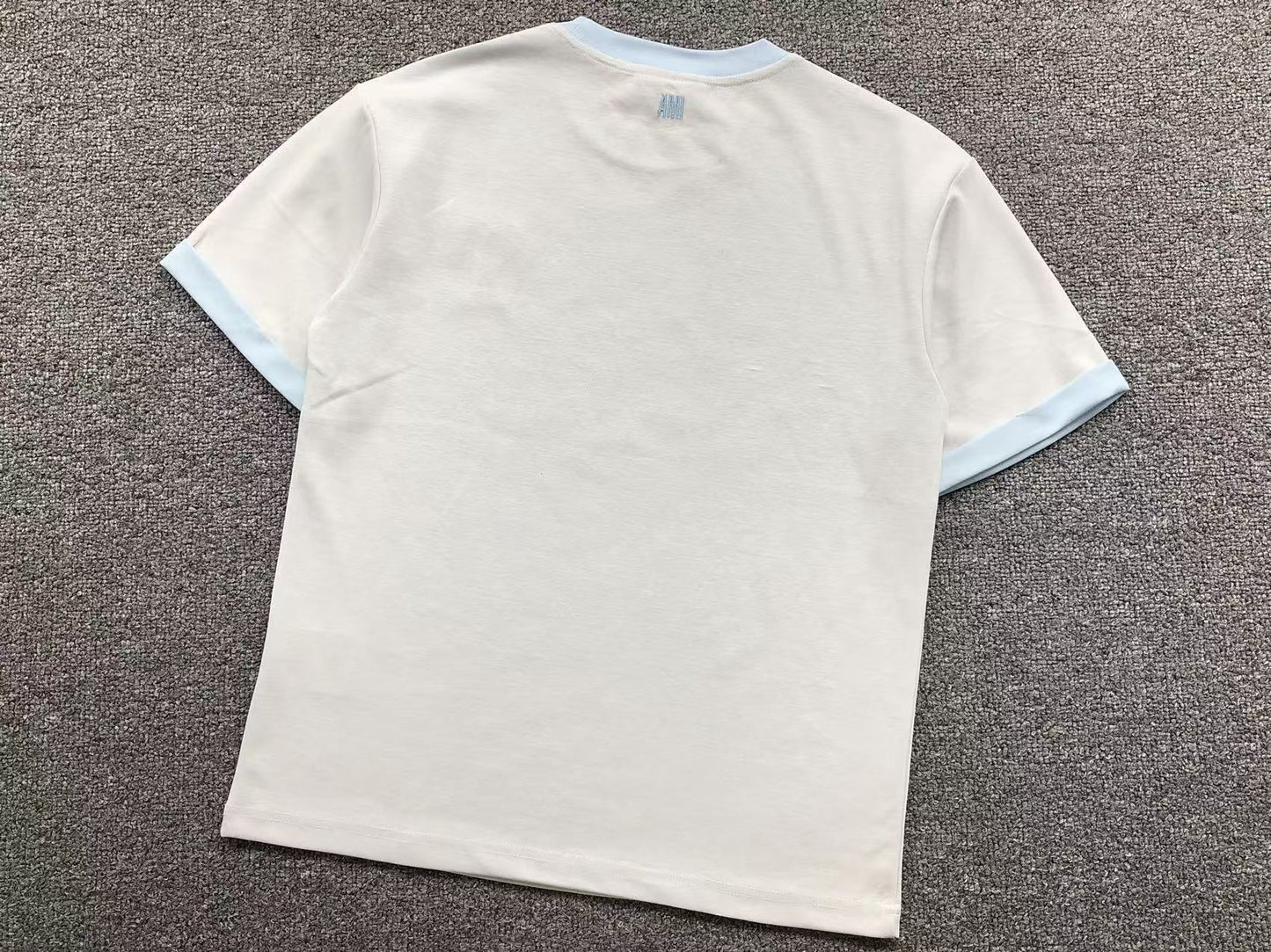 Camiseta AMI Paris Contrast Heart Ringer