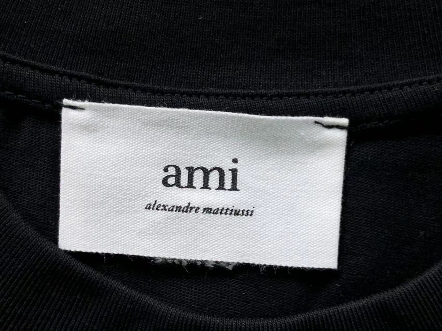 Camiseta AMI Paris Mini Heart Logo Classic