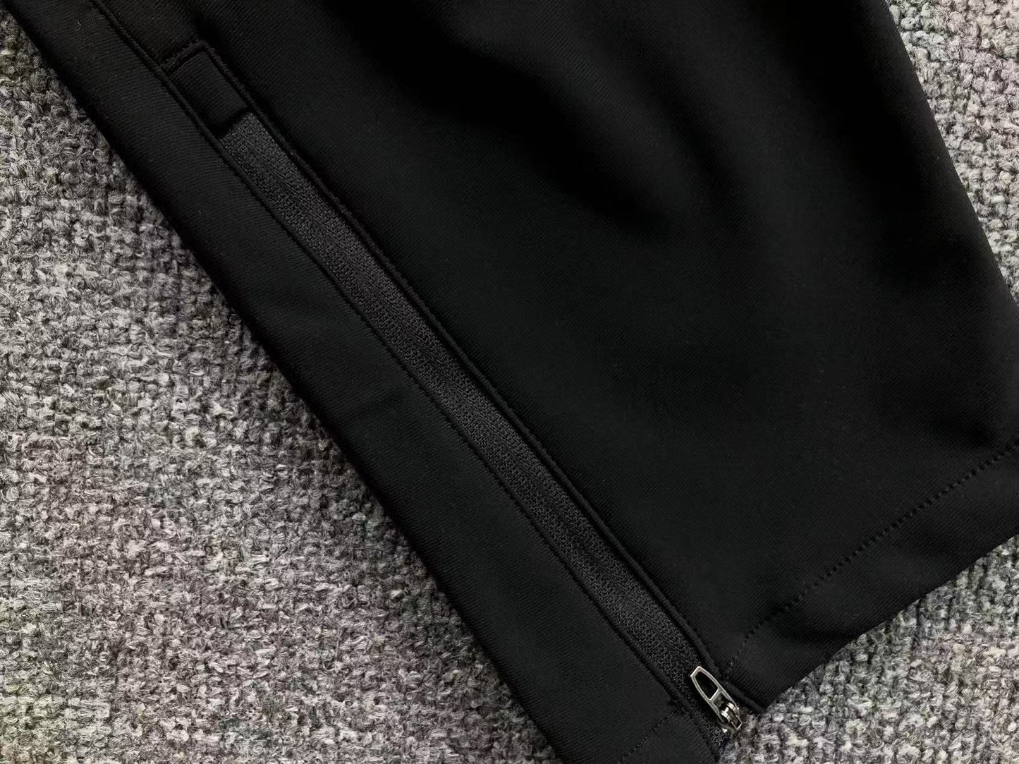 Calça elástica ALO moletom reta