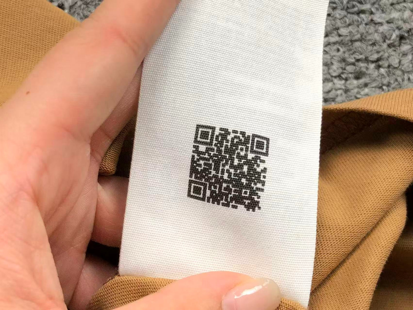 Camiseta AMI Paris Logo Coração Bordado