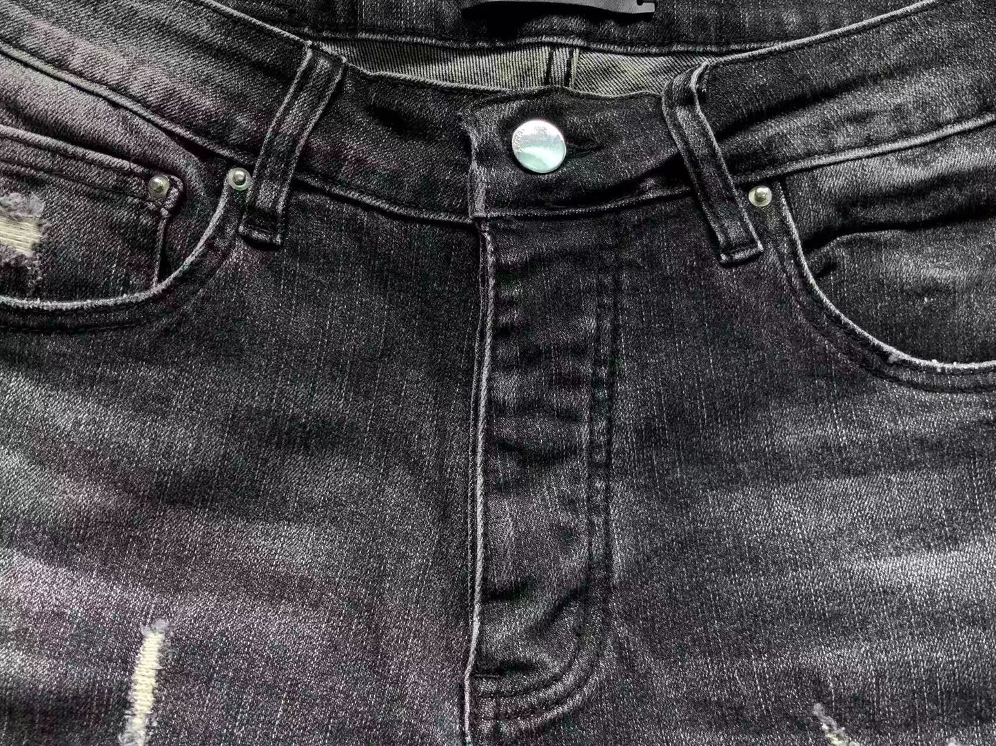 Bermuda Jeans AMIRI Black Distressed Red Logo