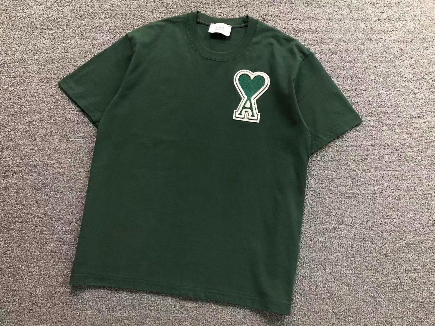 Camiseta AMI Paris Patch Logo Coração