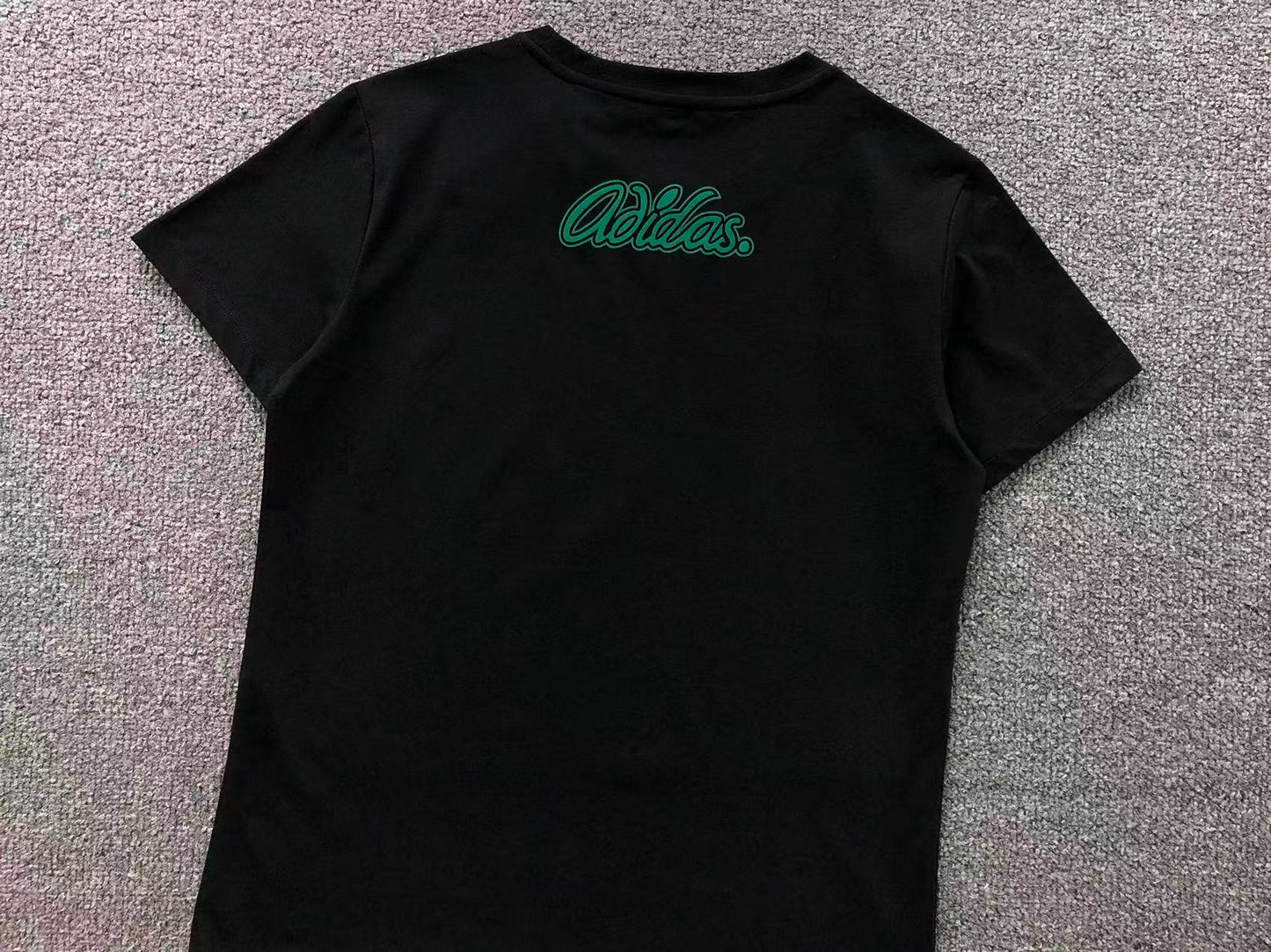 Camiseta Adidas Trefoil Carrot Feminina