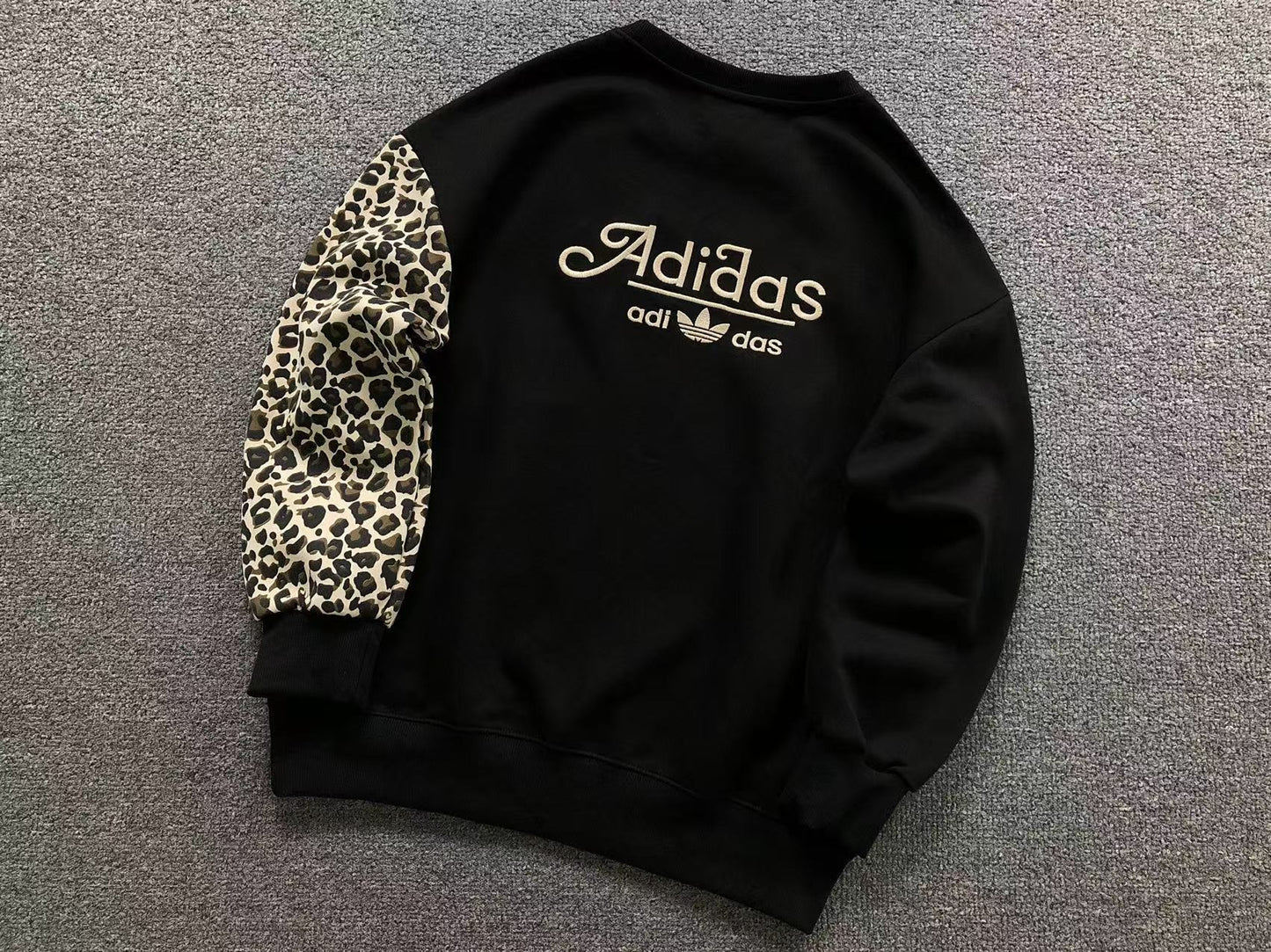 Conjunto Adidas Leopard Luxe