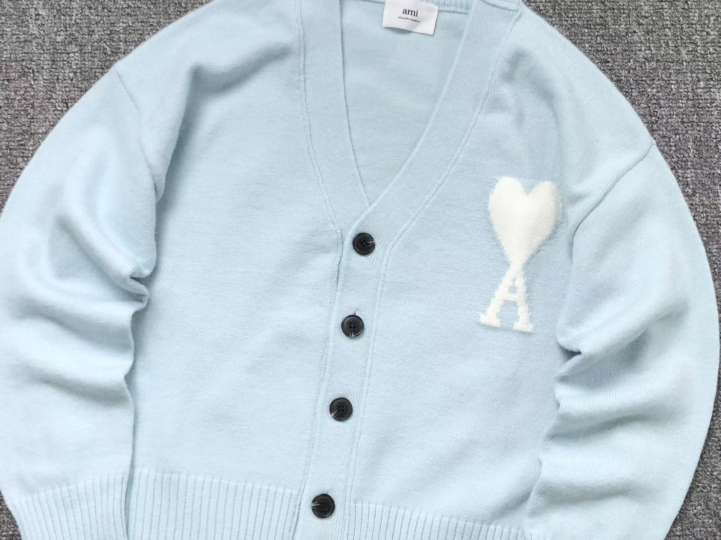 Suéter Cardigan AMI Paris