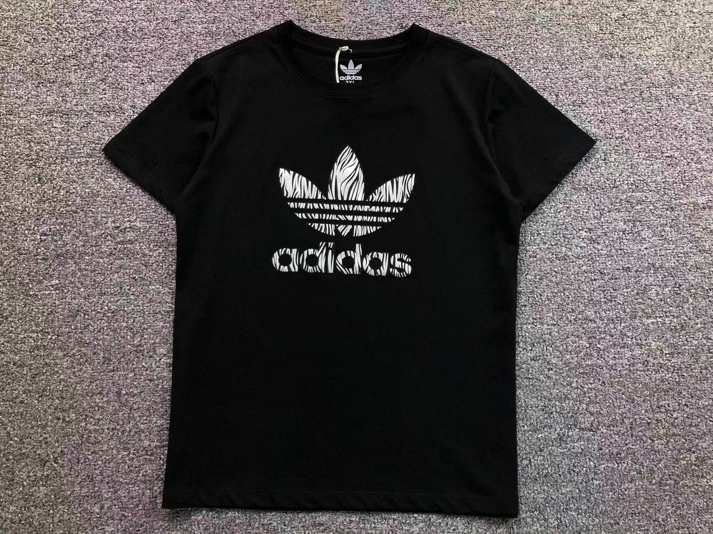 Camiseta adidas Originals Zebra Trefoil