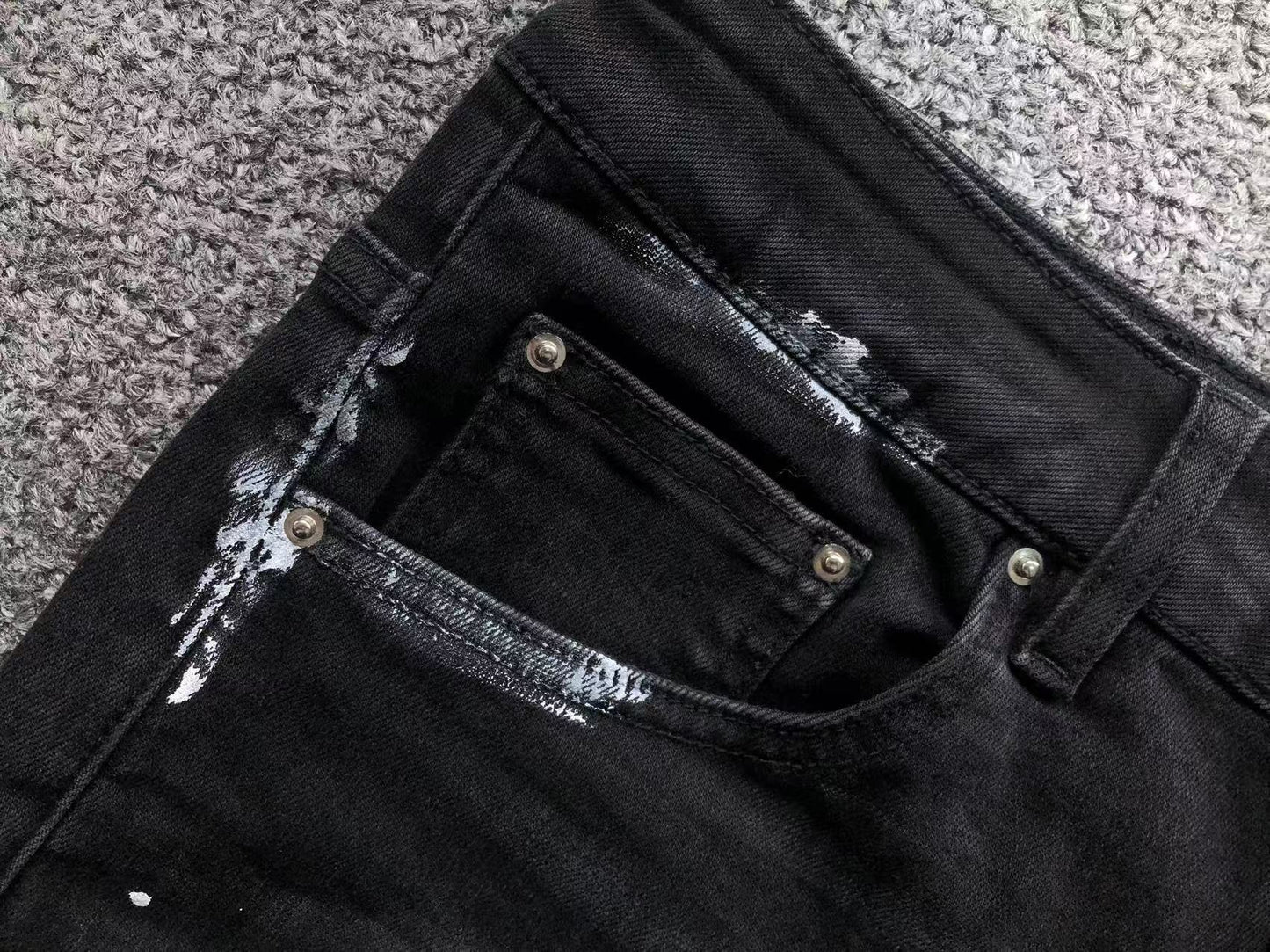 Calça AMIRI Patch Badge Black Denim
