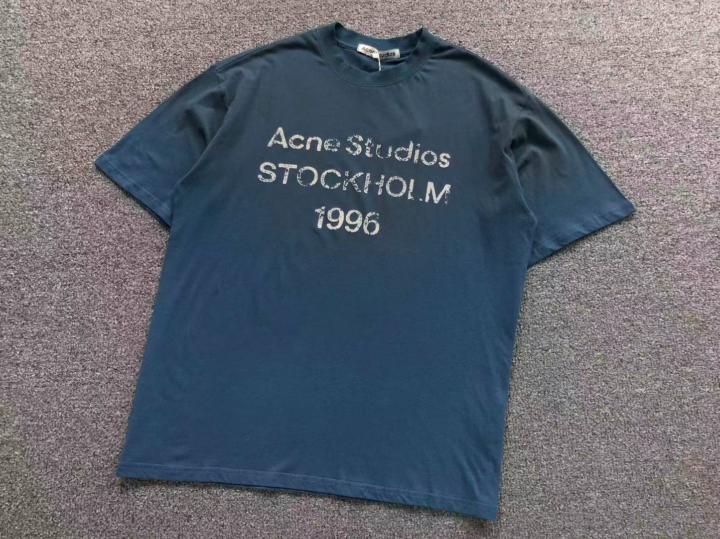 Camiseta Acne Studios Stockholm 1996 Vintage Logo