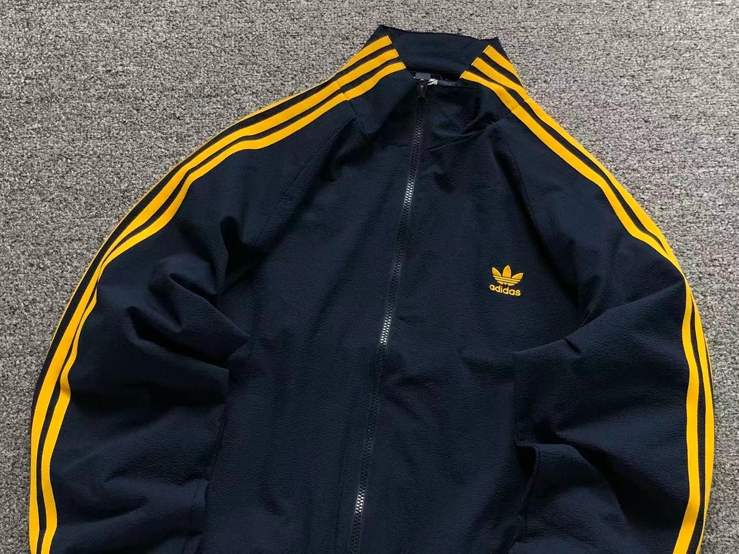 Conjunto Adidas Night Racer