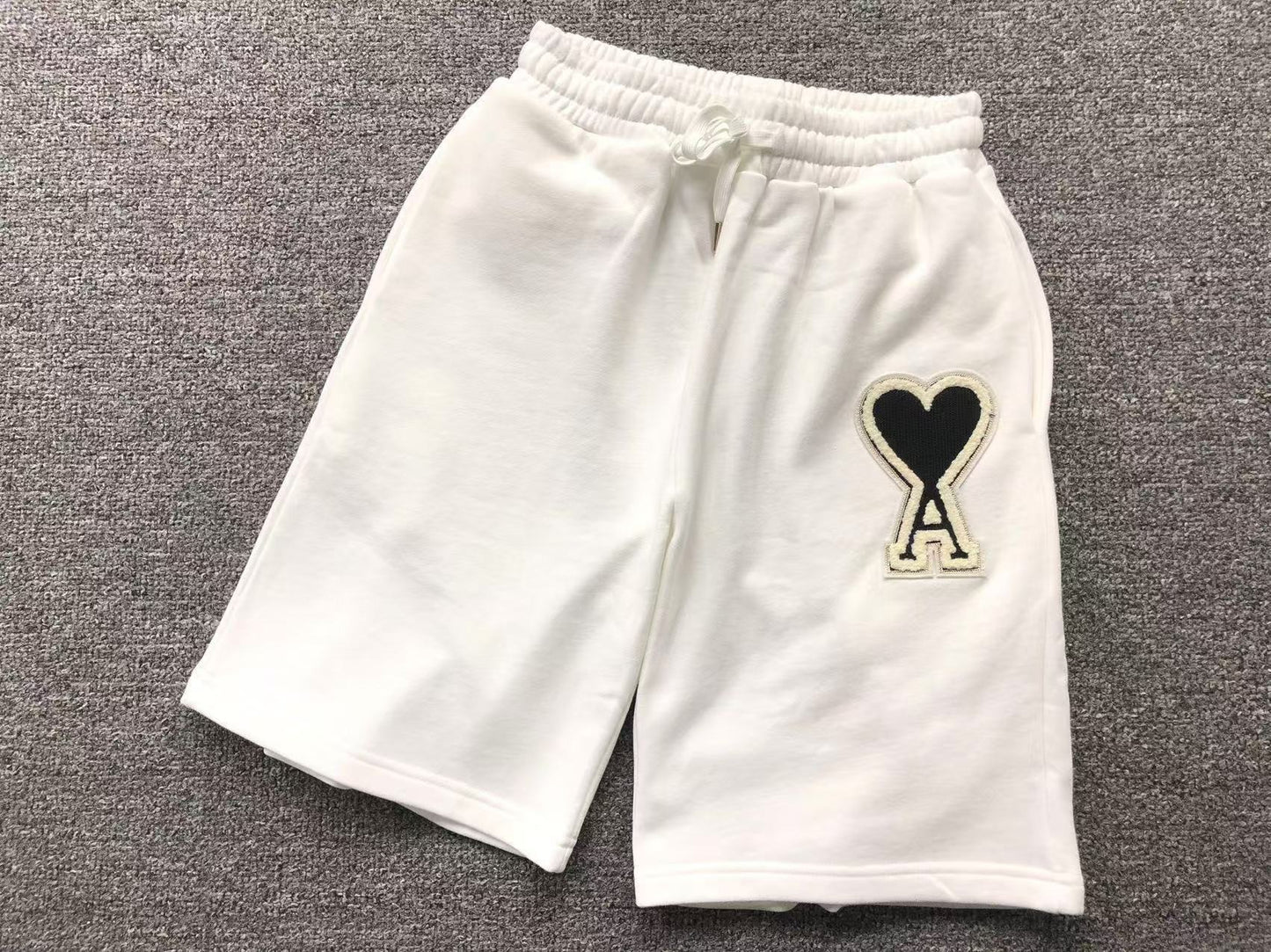 Short AMI Paris Big Heart Logo