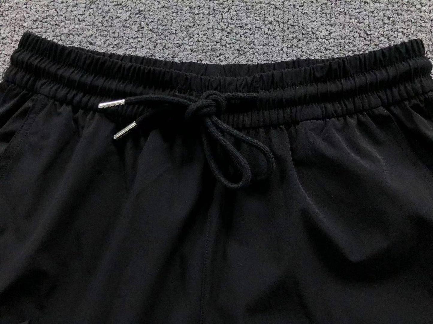 Calça elástica ALO moletom cargo