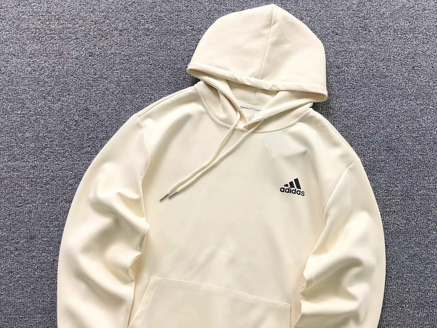 Conjunto Adidas Minimal Essential Hoodie