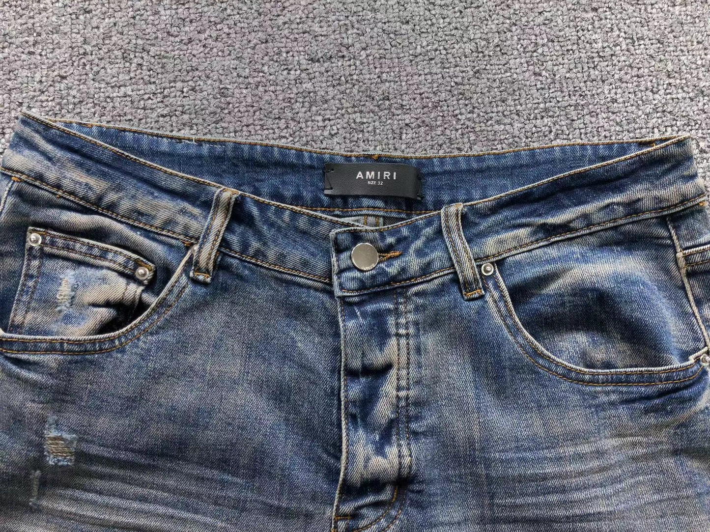 Calça AMIRI Vintage Logo Washed Denim