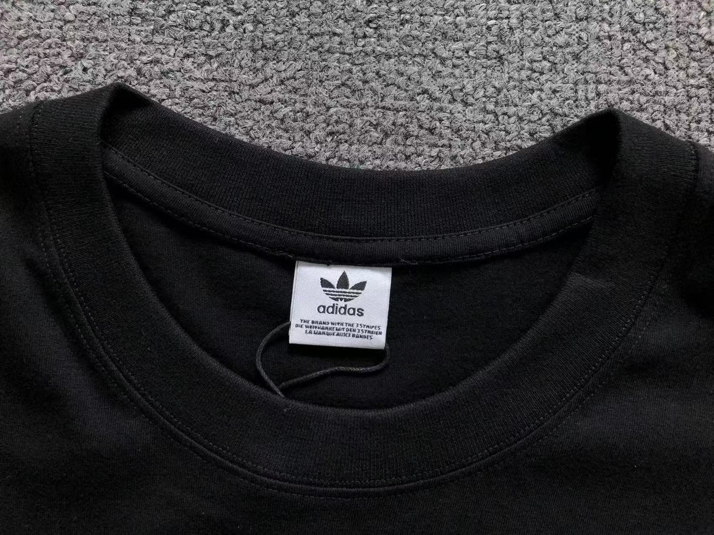 Camiseta Adidas Dept 1972 Vintage Logo