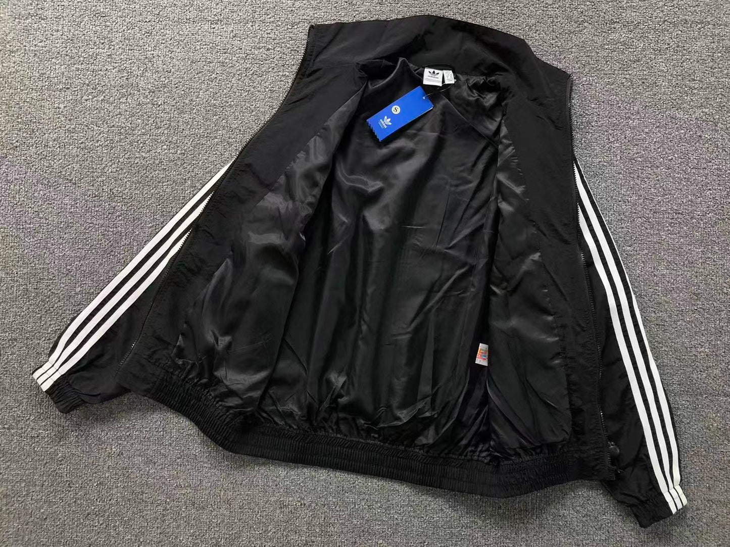 Jaqueta Adidas Phantom Graphic Windbreaker