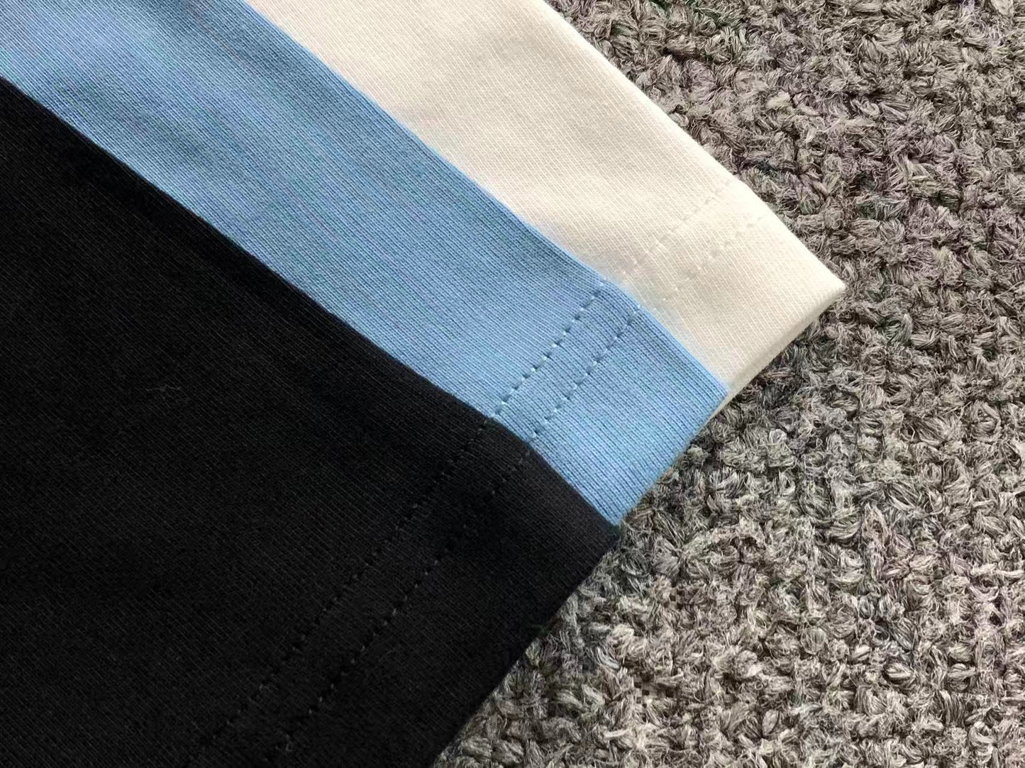 Camiseta AMI Paris Logo Coração Mini Bordado