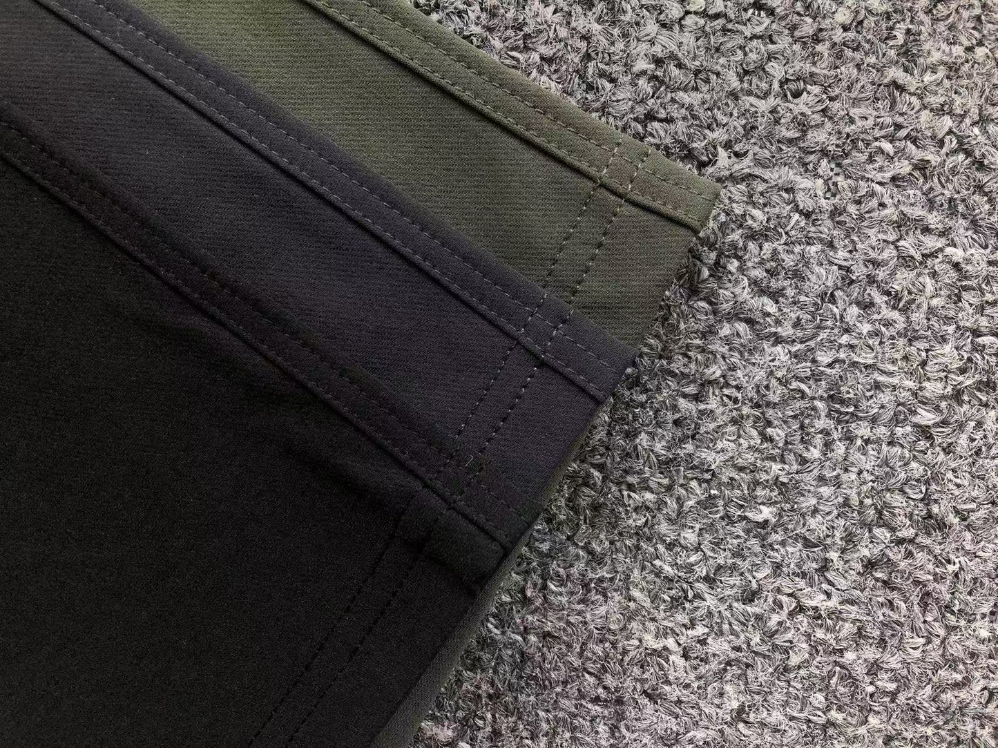 Calça elástica ALO moletom cargo
