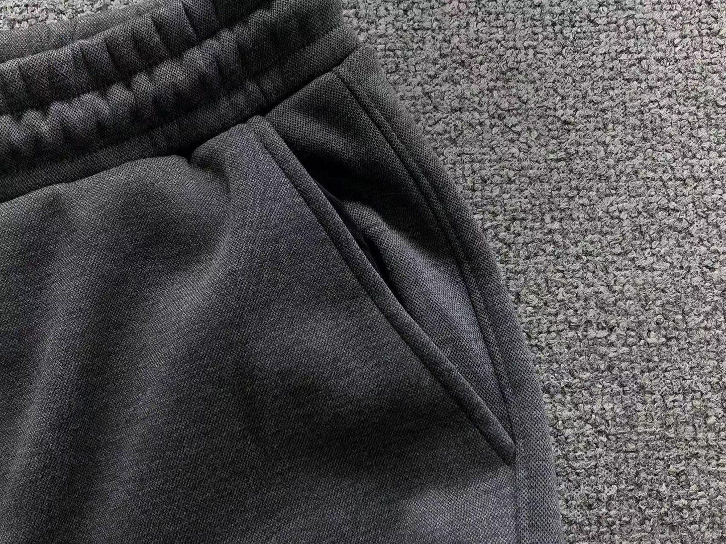 Calça elástica ALO moletom reta
