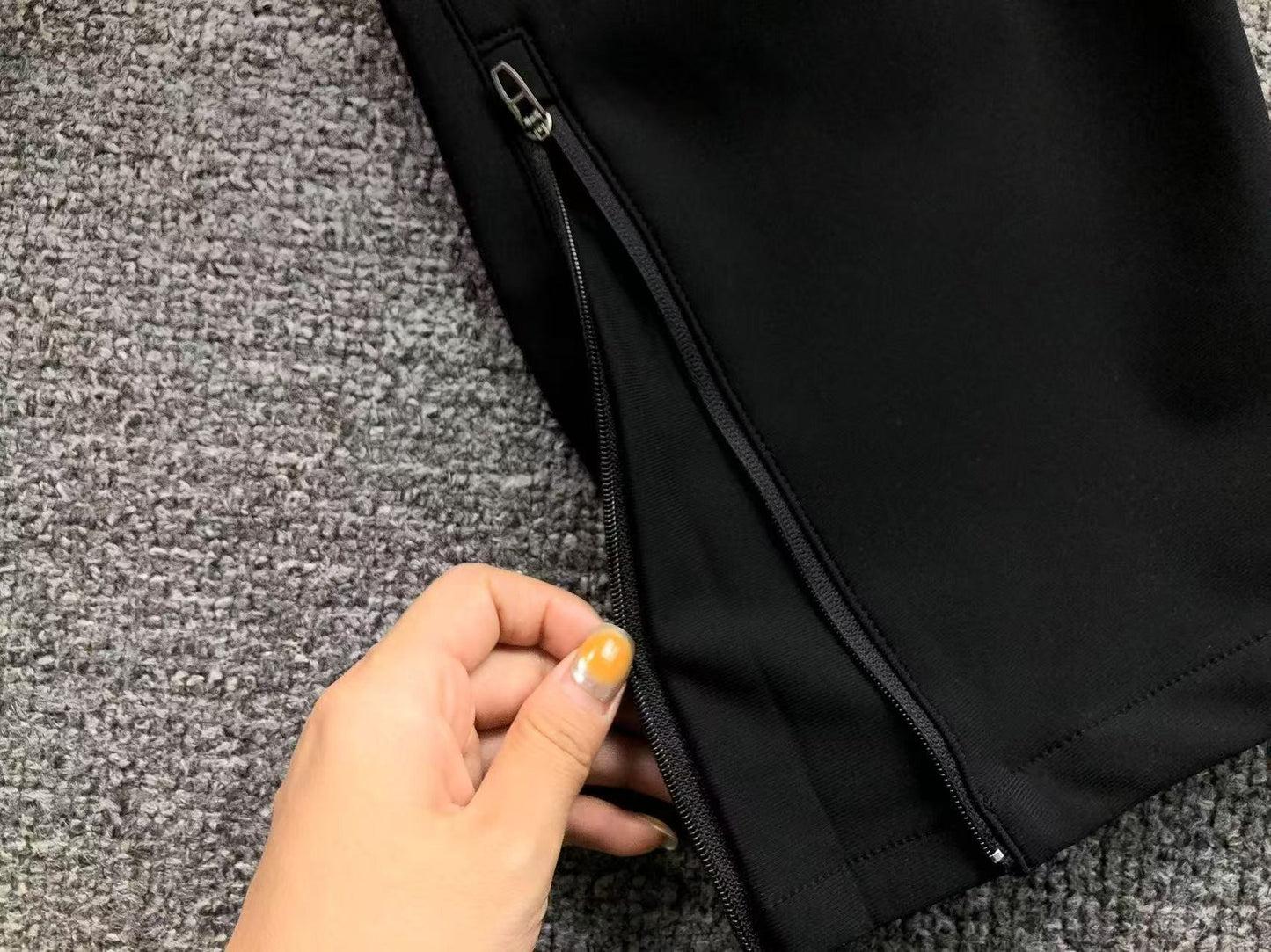 Calça elástica ALO moletom reta