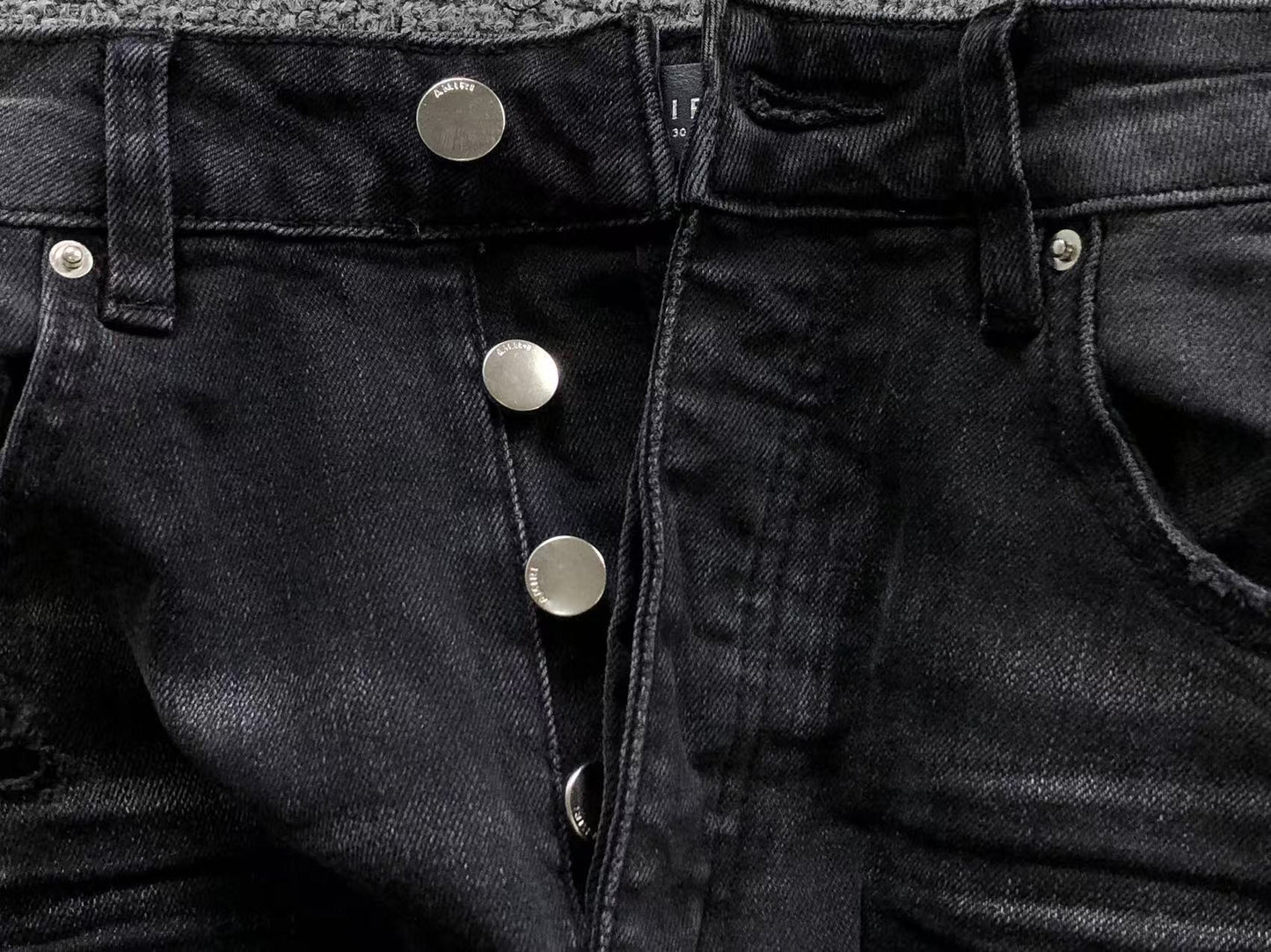 Calça AMIRI Heavy Destroyed Black Denim
