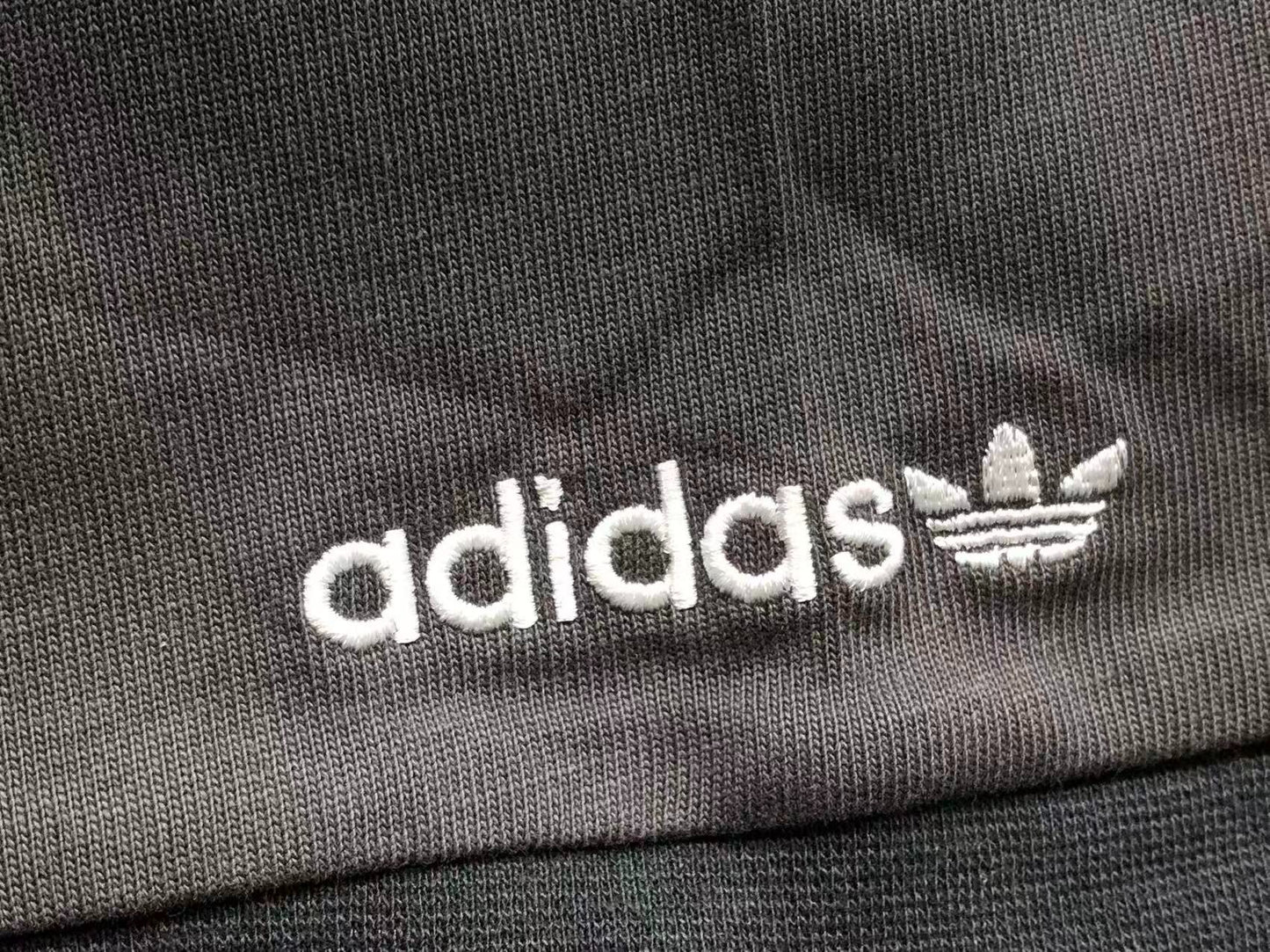 Camiseta Adidas Originals Essential