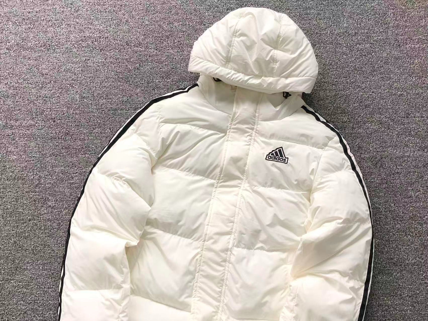 Jaqueta Puffer adidas Alpine Street