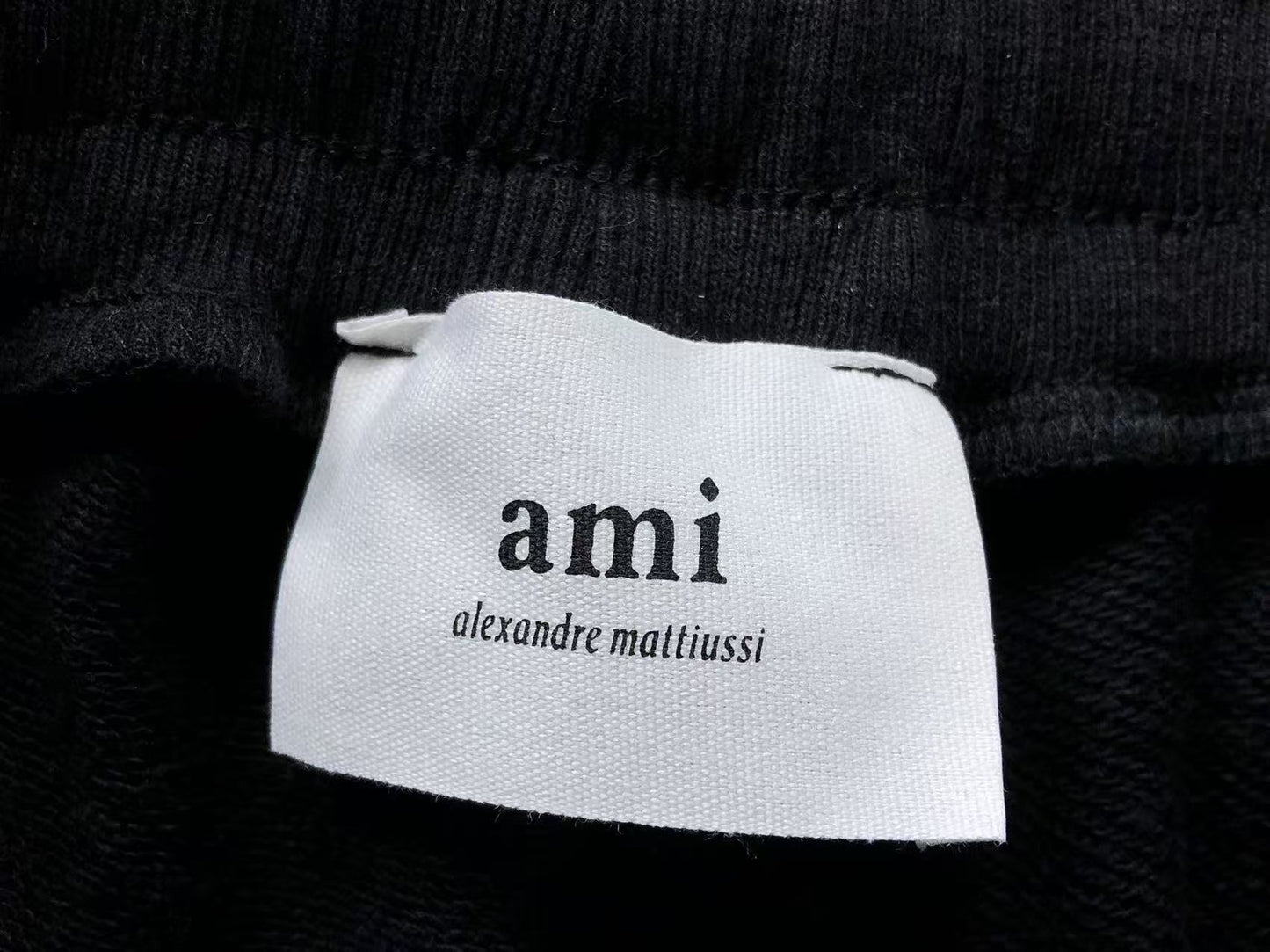 Short AMI Paris Heart Logo