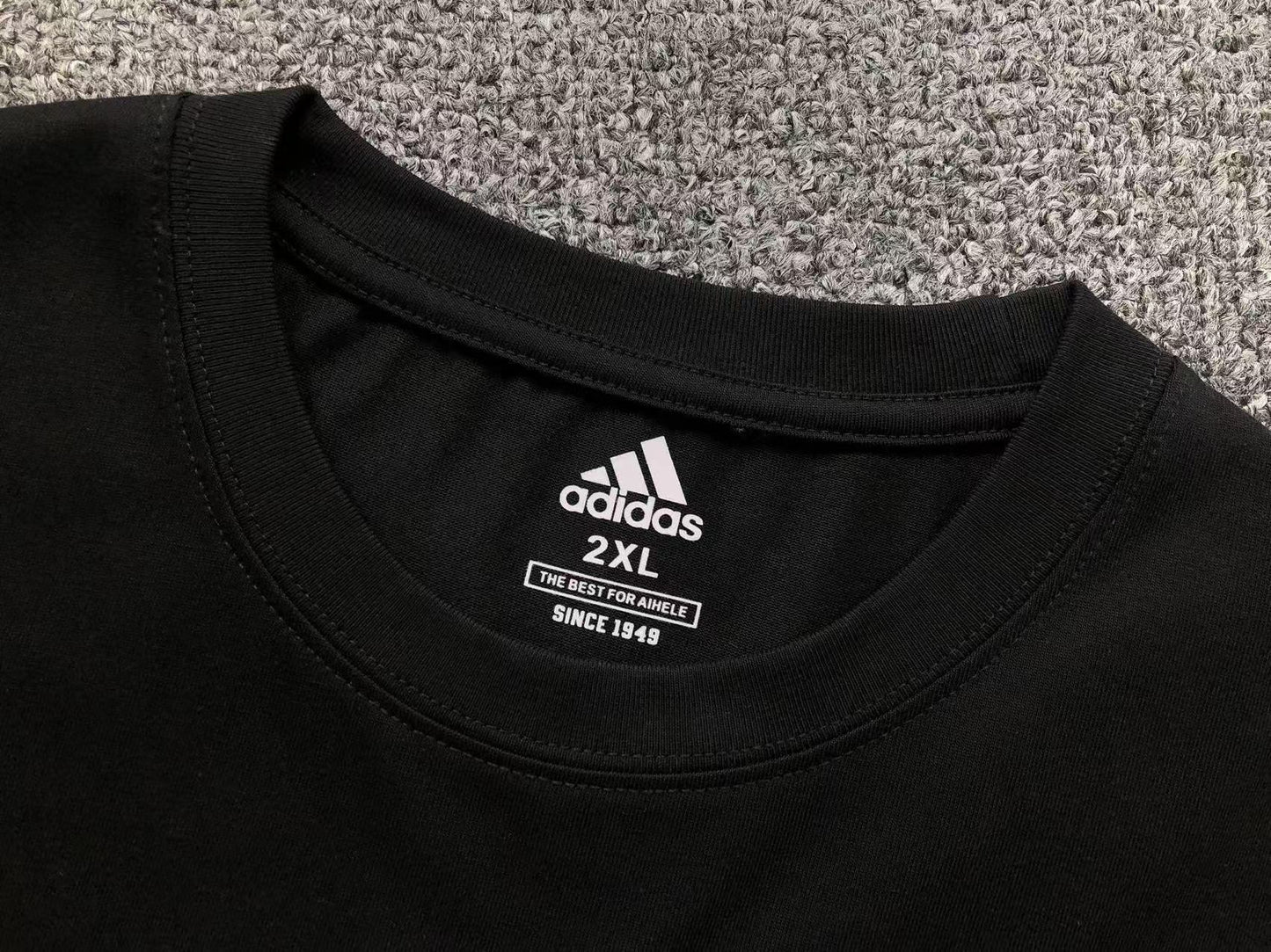 Camiseta Adidas Minimal Logo Pattern