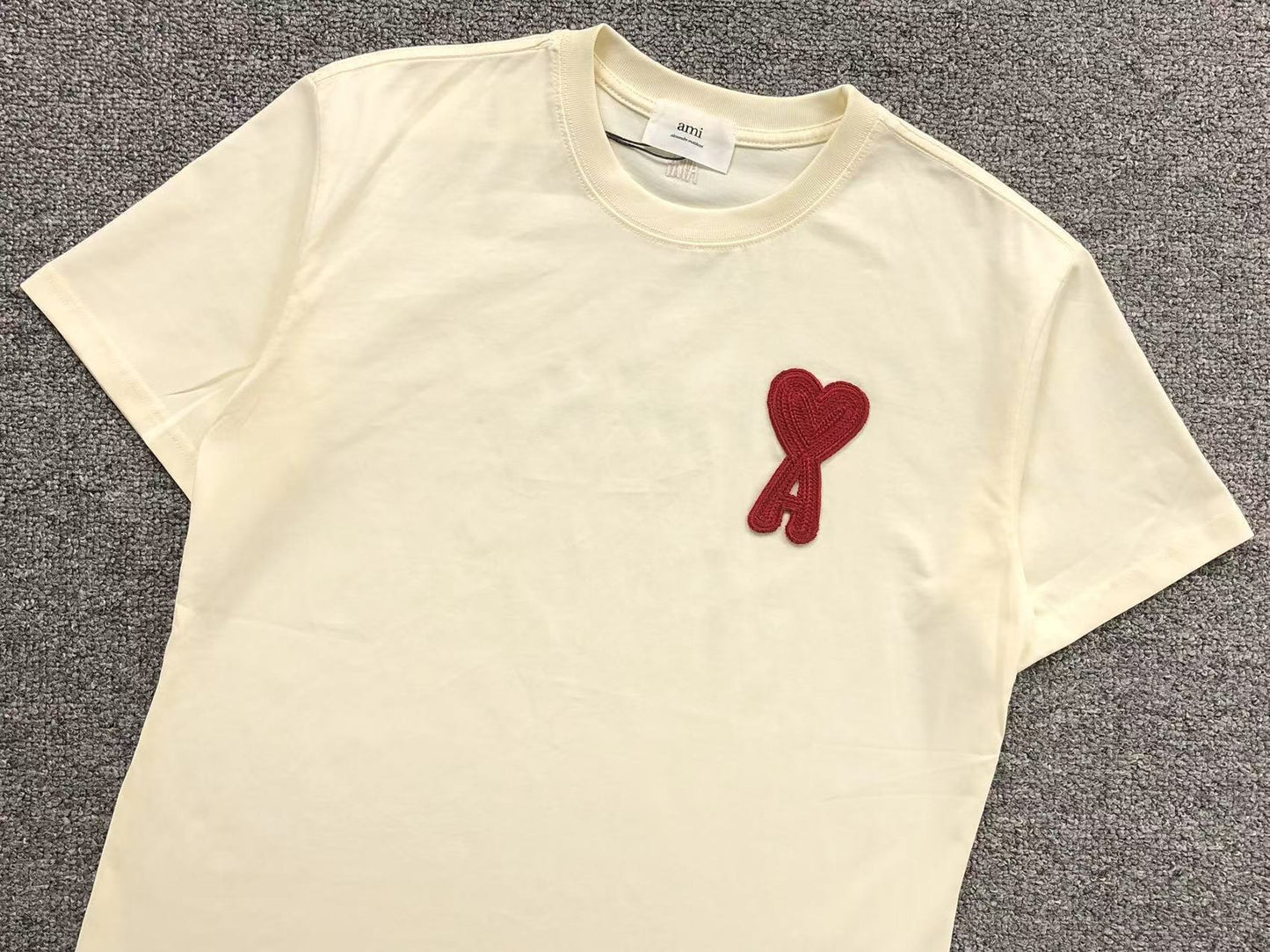 Camiseta AMI Paris Big Heart Patch Classic