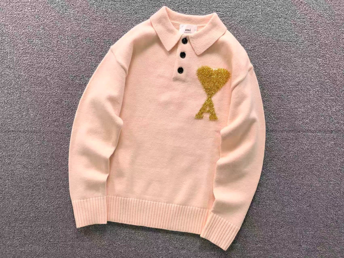 Suéter Polo AMI Paris Coração Dourado