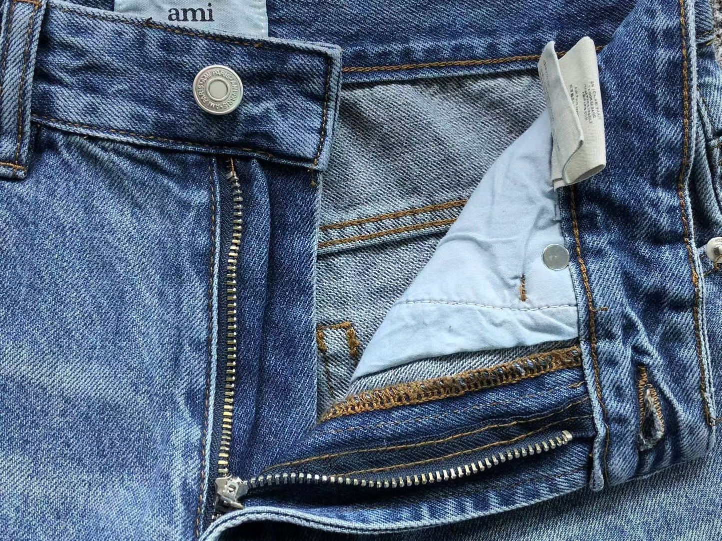 Calça Jeans AMI Paris WideLeg Lavagem