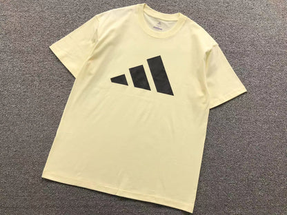 Camiseta Adidas Big Logo Essential