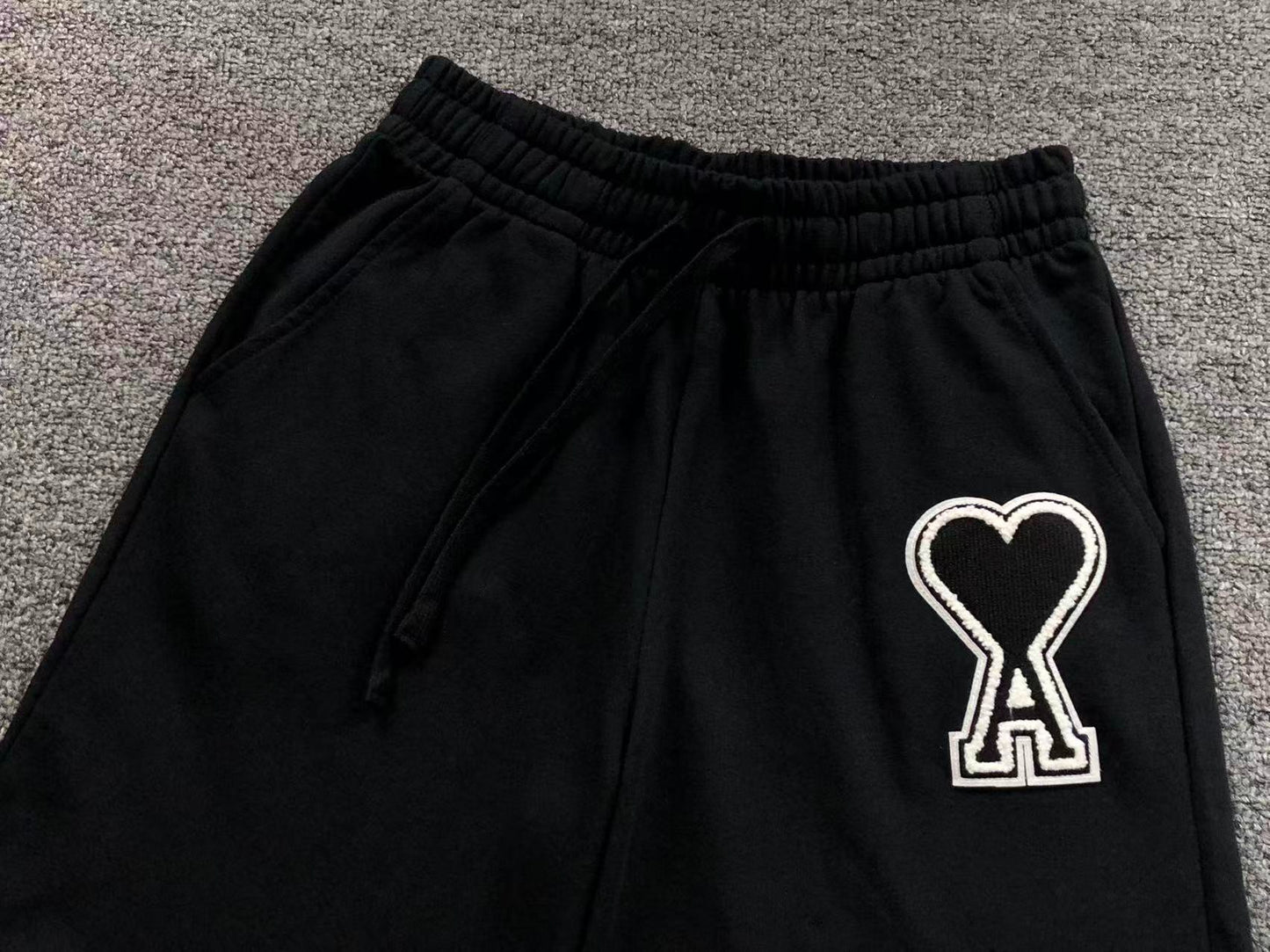 Short AMI Paris Big Heart Logo