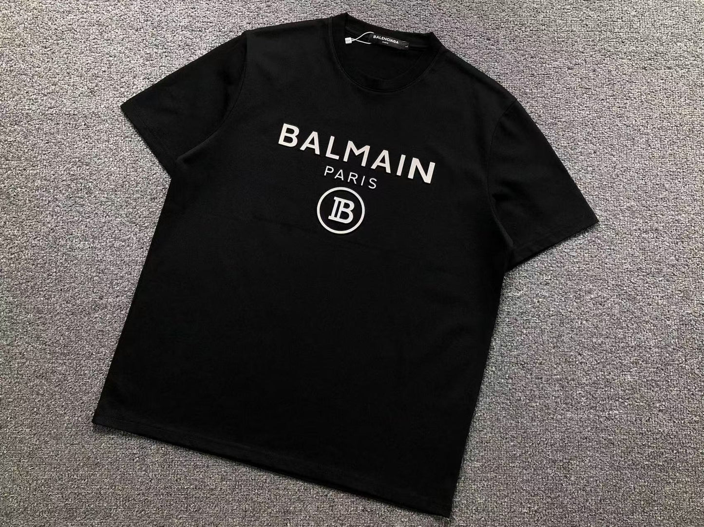Camiseta Balmain Paris Monogram